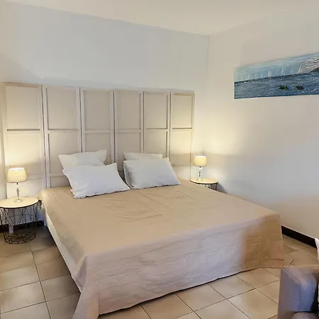 Apartment With A Shared Pool Near The Beaches And Golf Course And The Chateau De La Napoule - 2244