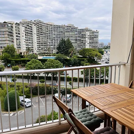 Apartment With A Shared Pool Near The Beaches And Golf Course And The Chateau De La Napoule - 2244 *