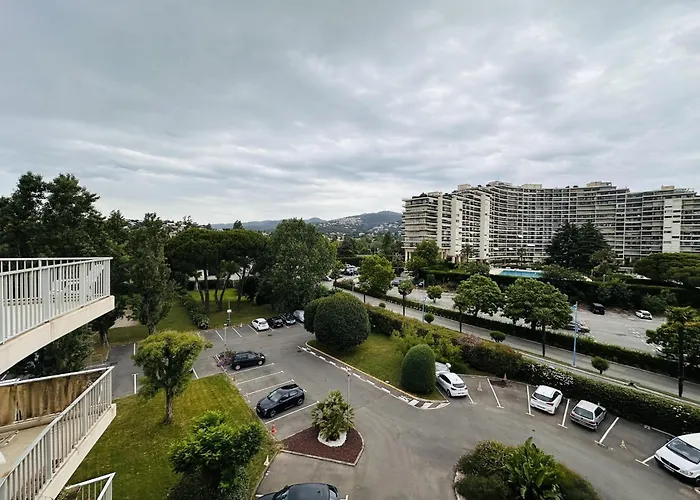 With A Shared Pool Near The Beaches And Golf Course And The Chateau De La Napoule - 2244 Apartment